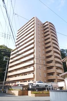 鉄骨鉄筋コンクリート・鉄筋コンクリート造地下1階付14階建のマンションです