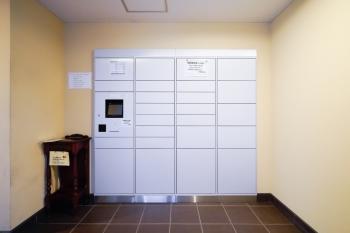 共用部に宅配ボックスがあるため、不在時にも荷物の受け取りが可能です。