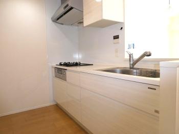 対面式カウンター付システムキッチン