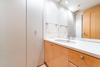 一枚鏡の洗面化粧台