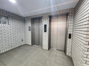 エレベーター２基