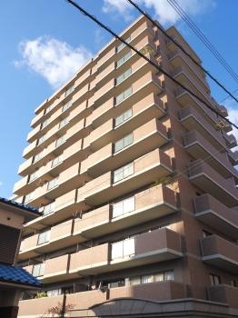 南東方向からの外観です