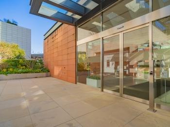 エントランス外観