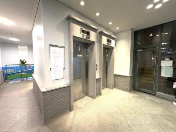 エレベーター　マンション内に５基ございます