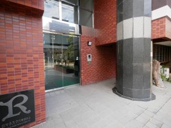 オートロック付きのマンションです