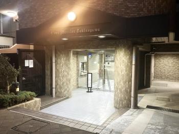 エントランス前