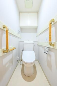 上部には吊り戸がございます