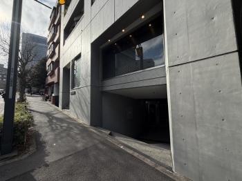 コンクリート打ちっぱなしの外観