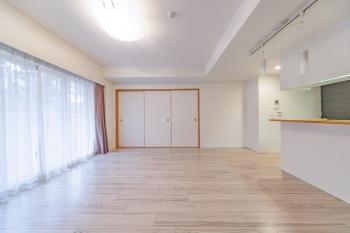 約１２．１帖、床暖房のあるリビングダイニング