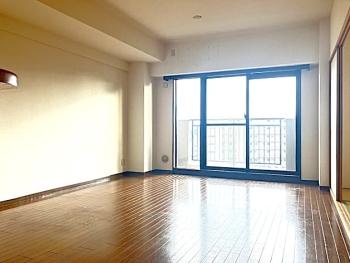 約12.9帖のリビングダイニング