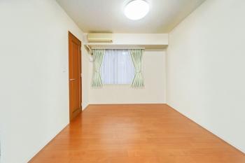 WICが備わった洋室（東側）　CGで作成したリフォームイメージです