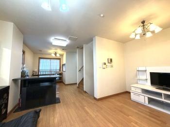 リビング部分とダイニング部分を分けて使用できる広々としたLD