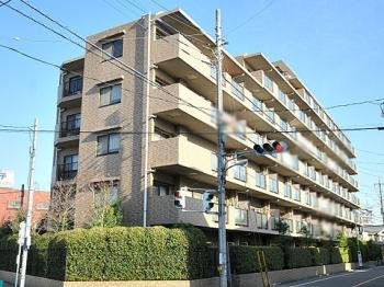 タイル貼りの外観