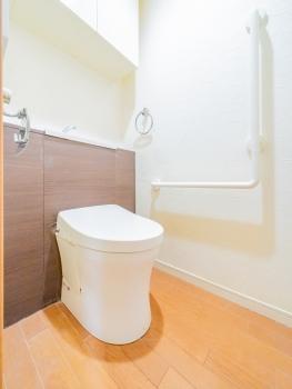 温水洗浄便座につき体を冷やすことなく安心して座ることができます。