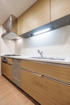 家事に便利な食洗機・浄水器一体型水栓付き