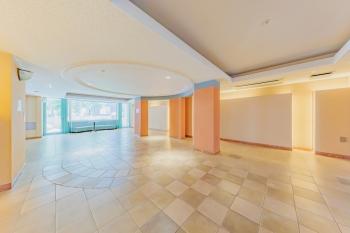 エントランスホール