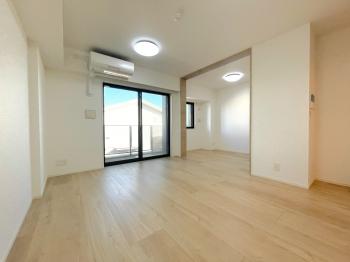 ハウスダスト対策にも有効な床暖房付きのリビングダイニング