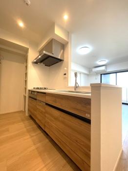 ご家族を見守りながらお料理ができる対面式キッチン