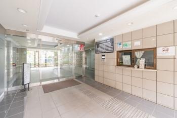 管理の行き届いた綺麗なロビーです