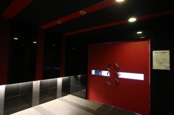 洗練された装いのエントランス