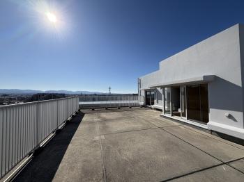 ７２．６７平米の南東側ルーフバルコニーです。