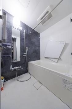 浴室（追焚き機能、浴室換気乾燥機付き）