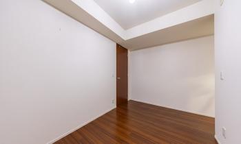 Bedroom1、2つのウォークインクロゼット完備、お部屋を広々と活用できます