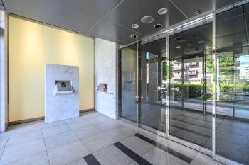 非接触キー対応オートロックシステム付のエントランス