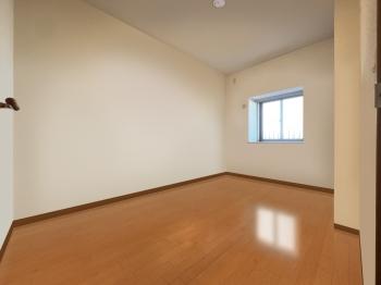 洋室１（現況写真と間取図よりCGにて作成したリフォームイメージです）