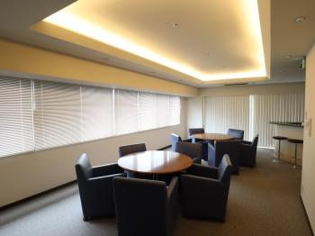 28階にあるスカイラウンジです（有償）