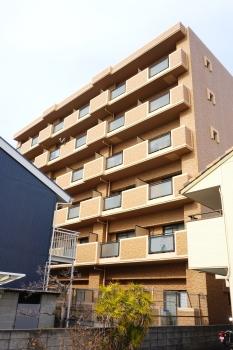 南東方向からの近景