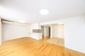 約14.2畳のワイドスパンリビング（CGで作成したリフォームイメージです）