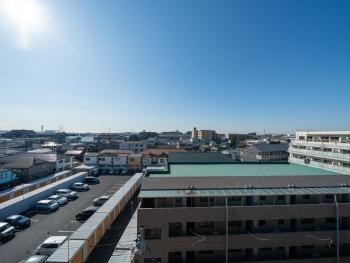 バルコニーからの南向き眺望（眺望は永続的に保証されるものではございません。）