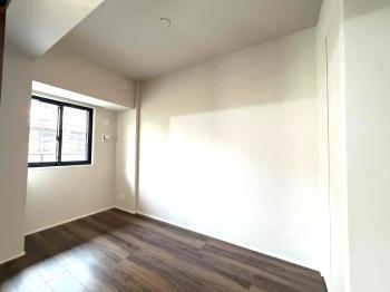 洋室（南東側）リビング・ダイニングに隣接しており、一体利用が可能