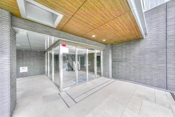 幅のあるキャノピーでホテルライクな空間を演出