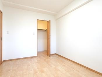 約6帖の洋室　ウォークインクロゼットあり