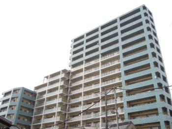 タイル貼りの外観