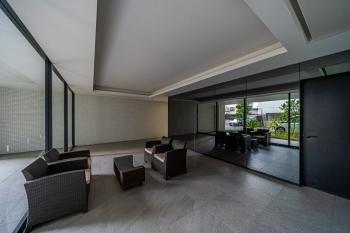 エントランス内観