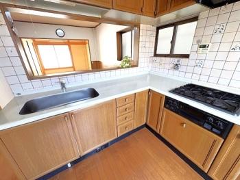別角度からのキッチンの様子です。
