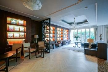 １階カフェライブラリー（利用料無償）