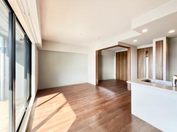 洋室３を開放すると約１９．２帖の広々空間に（CGによるリフォームイメージです）