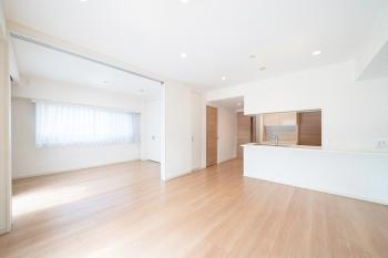 リビングダイニング・洋室２（CGで作成したリフォームイメージです。）