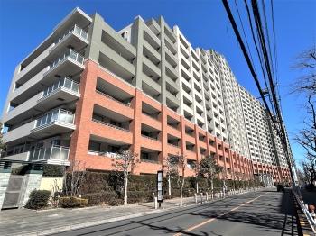 ２００３年５月竣工　総戸数５５８戸の大規模マンション