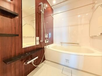 浴室１４１８サイズ、雨の日でも洗濯物を干すことができる浴室換気乾燥機付