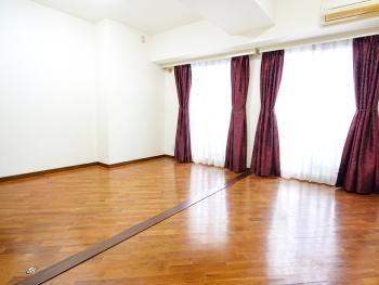 洋室写真　CGで加工したリフォームイメージになります。