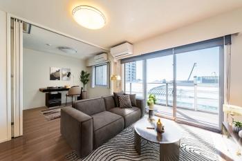 7階部分南西向きにつき日照良好。CGで作成したリフォーム・家具設置イメージです