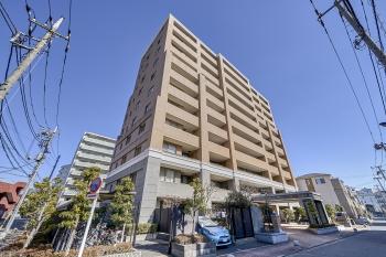 2002年9月築、11階建てのマンションです。