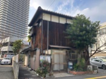 ・古屋あり、引渡し時更地渡し（取り壊しには一定期間必要になります。）