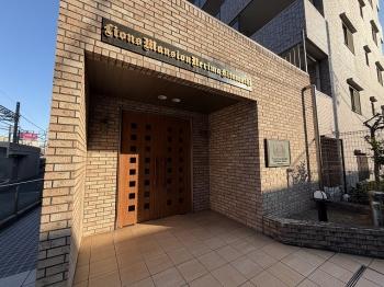 エントランス前