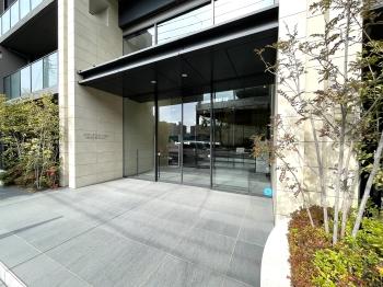 居住者を出迎えるエントランス